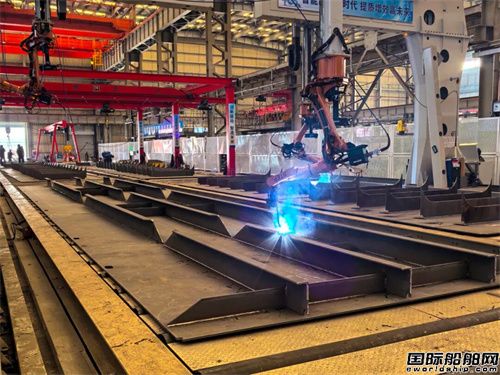 大连造船大船天津月产突破3万吨 创历史新高(图1)